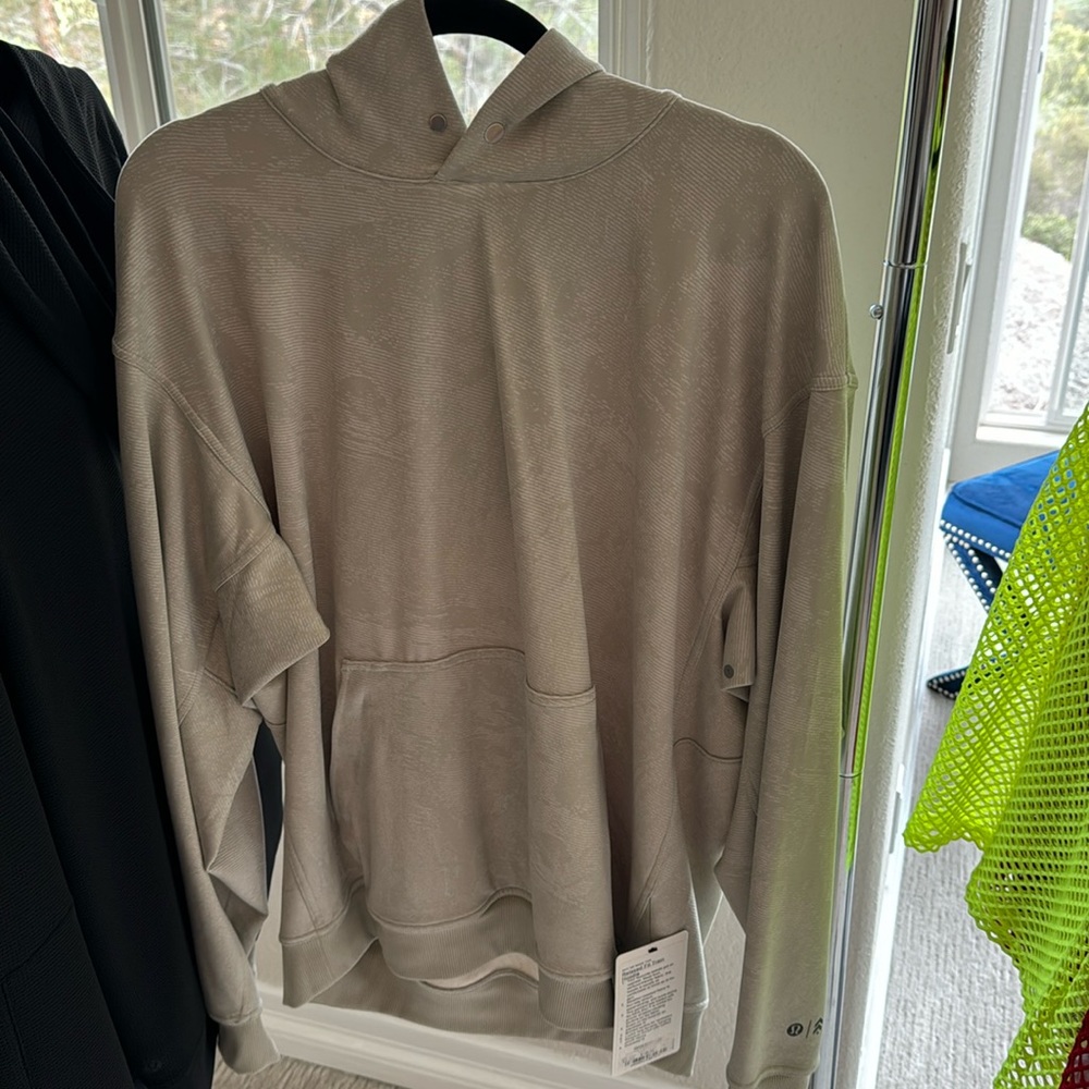 Lululemon x berries, Boot Camp, relaxed, fit train hoodie